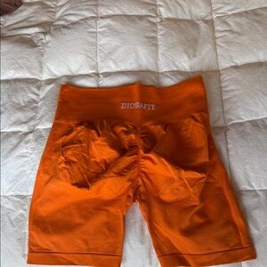 Gym shorts w tummy control and booty lift